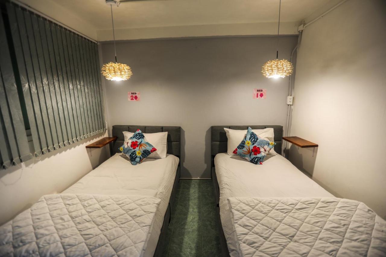 Arena Boutique Hotel Female Only Тонг Сала Экстерьер фото
