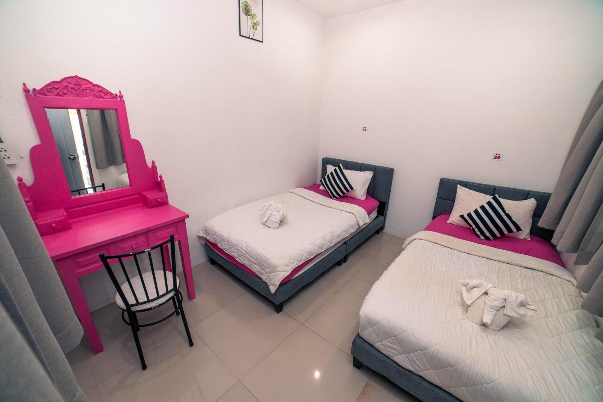 Arena Boutique Hotel Female Only Тонг Сала Экстерьер фото